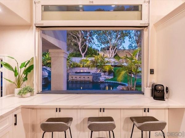 4250 Clearview Dr, Carlsbad, CA 92008