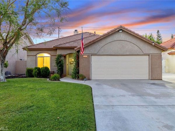 10620 Tivoli Court, Bakersfield, CA 93311
