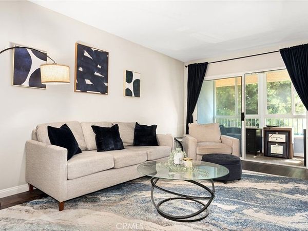 18307 Burbank Blvd, Unit 92, Tarzana, CA 91356