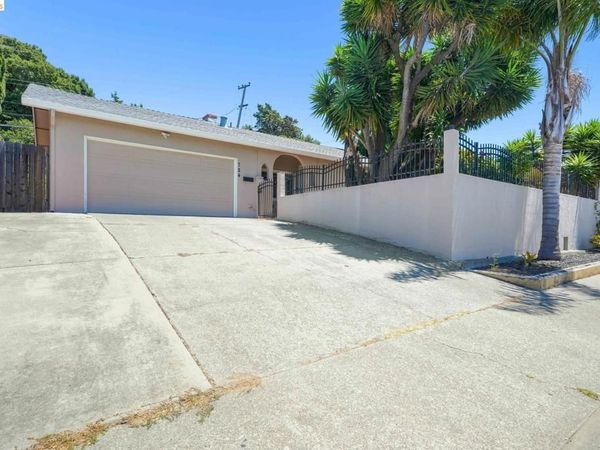 724 Lockwood Dr., Vallejo, CA 94591