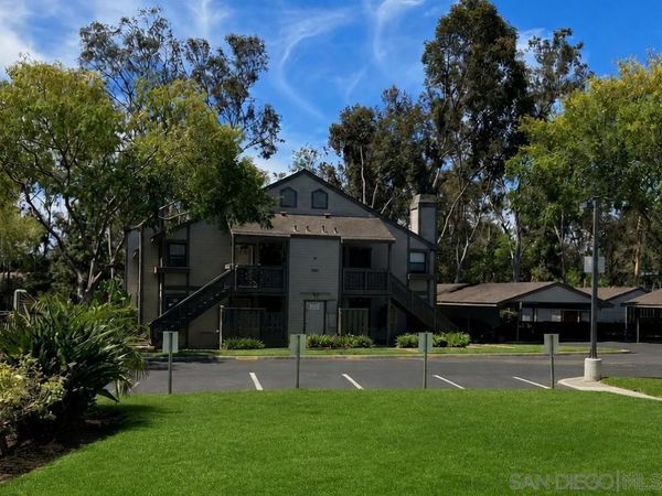 1953 Wellington Ln, Unit 4, Vista, CA 92081