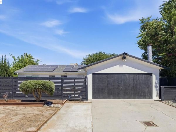 15940 Warfield Rd, Lathrop, CA 95330