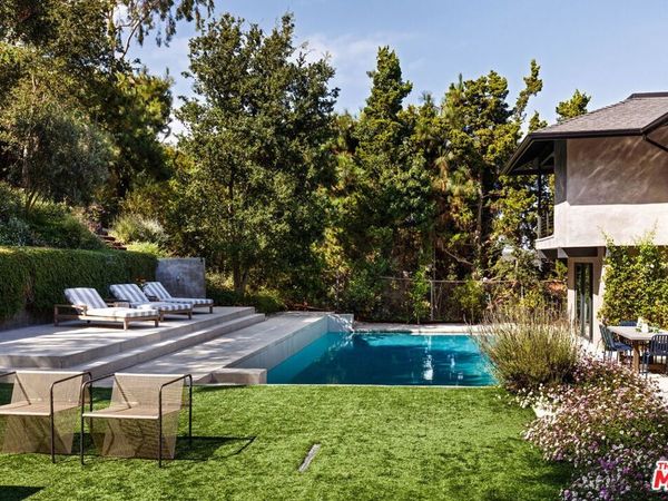 10837 Via Verona Street, Los Angeles, CA 90077