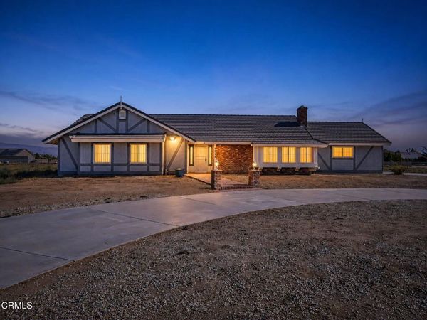 6789 W Avenue A, Rosamond, CA 93560