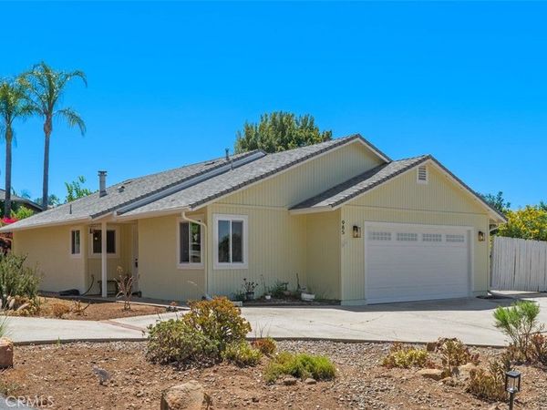 985 N Main, Fallbrook, CA 92028