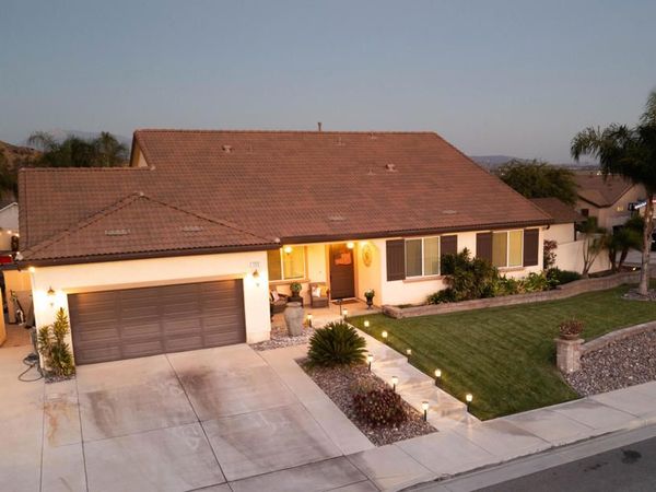 102 Knoll Crest Drive, Calimesa, CA 92320