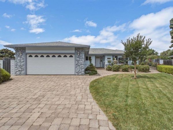 1120 Woodside Circle, Salinas, CA 93901