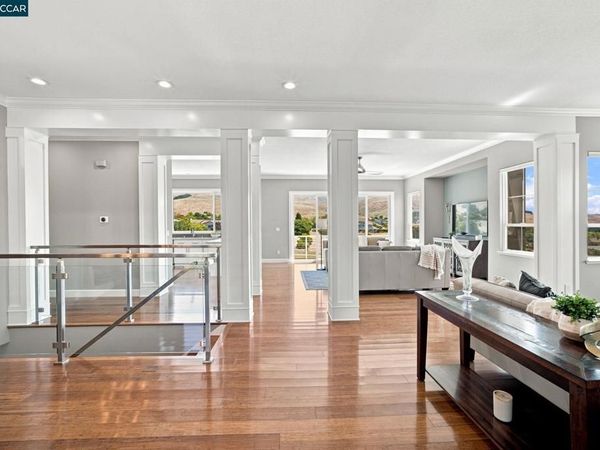 3024 Overlook Dr, Vallejo, CA 94591
