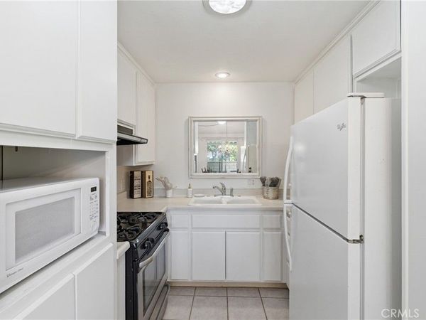 19158 Avenue Of The Oaks, Unit C, Newhall, CA 91321