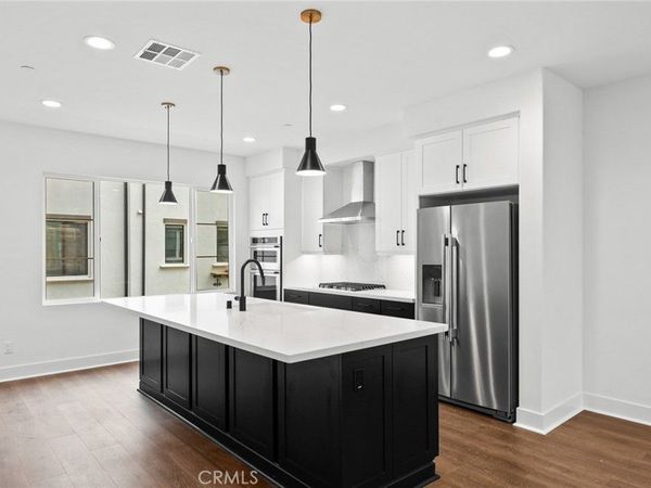 107 Sorrel Court, Burbank, CA 91506