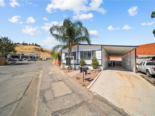 18540 Soledad Canyon Road, Unit 53, Canyon Country, CA 91351