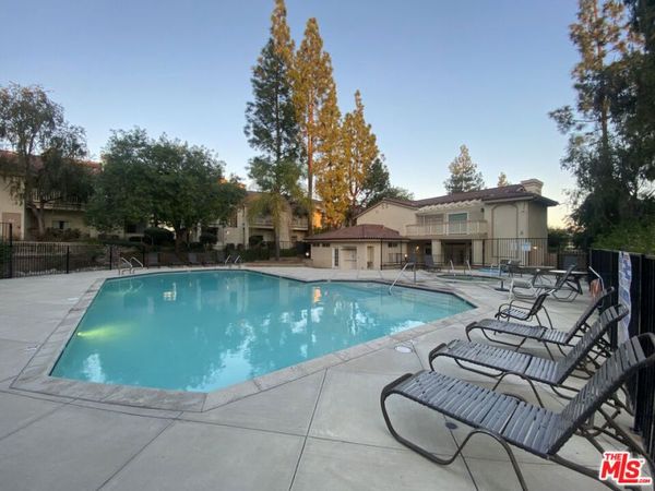 675 Oak Run Trail, Unit TL301, Oak Park, CA 91377