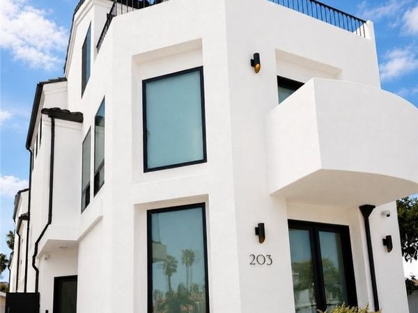 203 21st, Huntington Beach, CA 92648