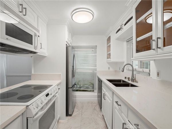 18411 Hatteras Street, Unit 138, Tarzana, CA 91356