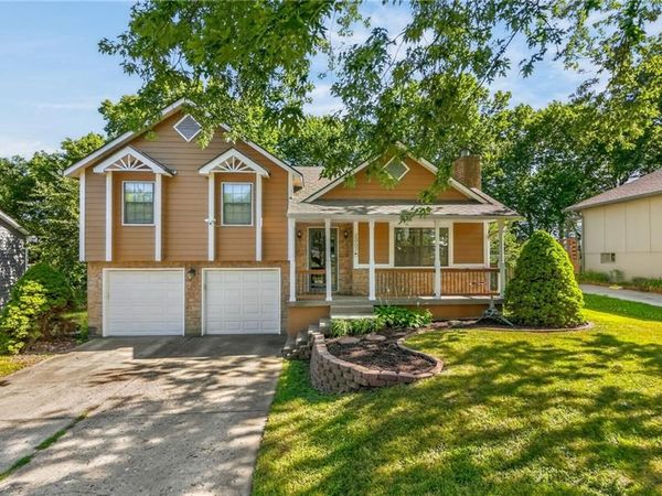 2007 SE 5th Street, Lee's Summit, MO 64063