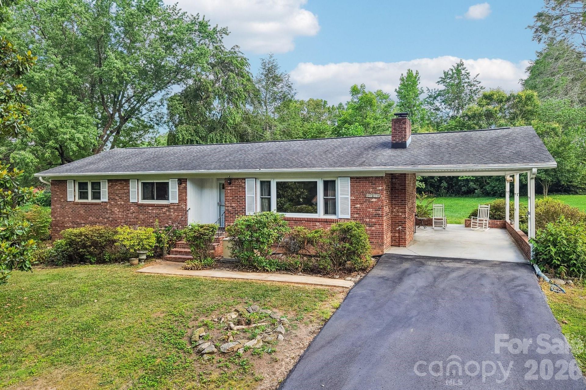 3157 Florida Drive, Hendersonville, NC 28792 Main Photo