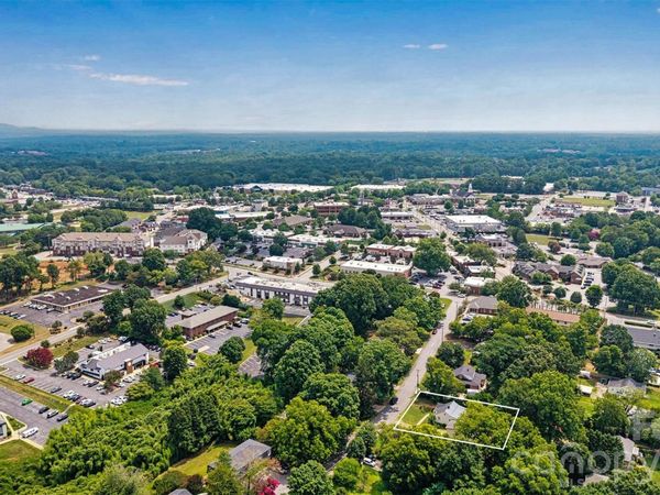 147 13th Avenue NW, Hickory, NC 28601