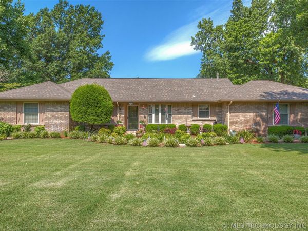 7488 N 147th East Avenue , Owasso, OK 74055