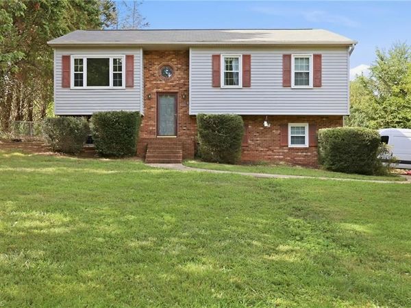 7119 Hunting Brook Court , Winston-Salem, NC 27051