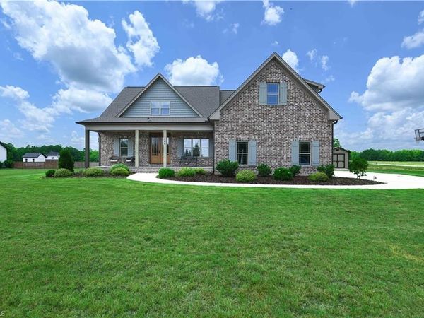 1144 Haynes Road , Summerfield, NC 27358