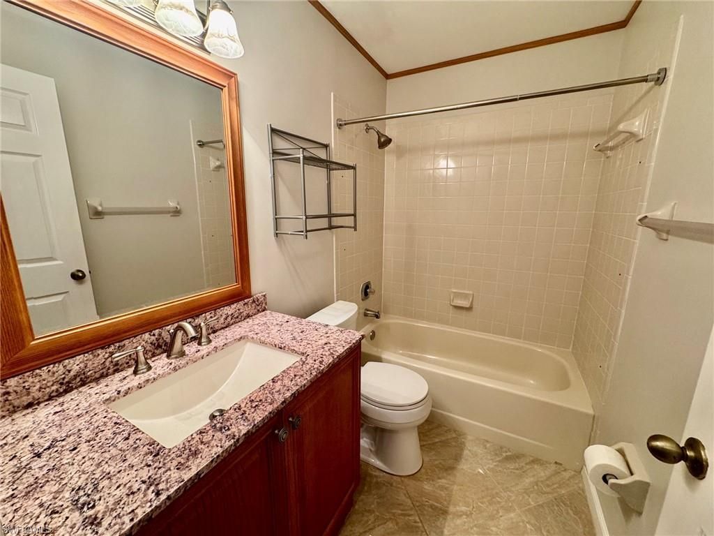 4524 Andover Way, Unit I-204, Naples, FL 34112 Photo