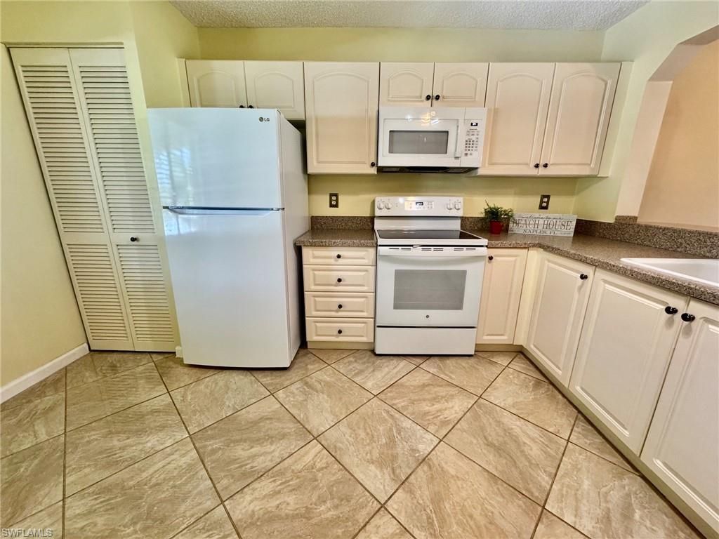 4524 Andover Way, Unit I-204, Naples, FL 34112 Photo