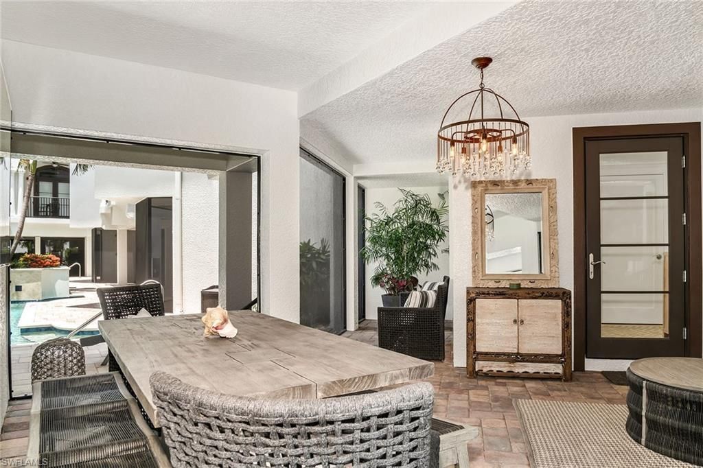 1004 7th St S, Naples, FL 34102 Photo