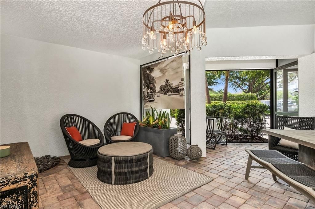 1004 7th St S, Naples, FL 34102 Photo