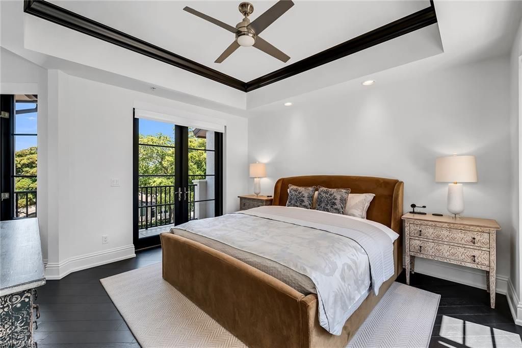 1004 7th St S, Naples, FL 34102 Photo
