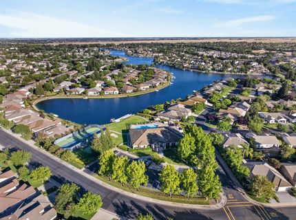 9576 Crystal Bay Ln, Elk Grove, CA 95758 Photo