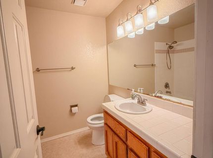 8809 Bridalsmith Dr, Sacramento, CA 95828 Photo