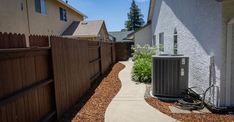 8809 Bridalsmith Dr, Sacramento, CA 95828 Photo