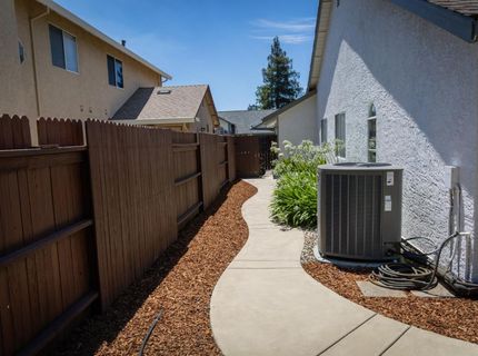 8809 Bridalsmith Dr, Sacramento, CA 95828 Photo