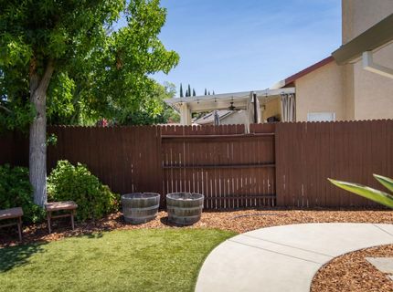 8809 Bridalsmith Dr, Sacramento, CA 95828 Photo