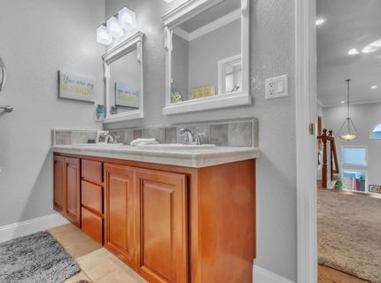 140 Lyman, Sacramento, CA 95835 Photo