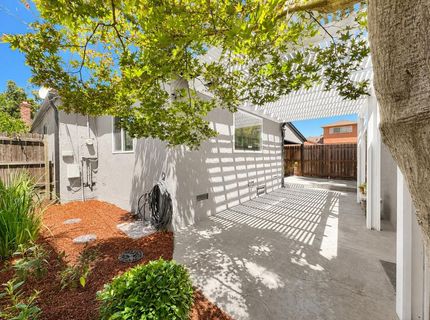 2801 San Luis Ct, Sacramento, CA 95818 Photo