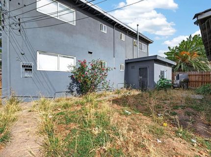 2398 Oakmont St, Sacramento, CA 95815 Photo