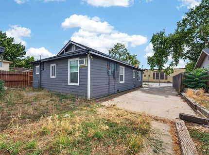 2398 Oakmont St, Sacramento, CA 95815 Photo