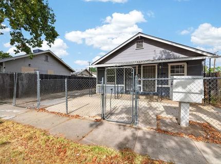 2398 Oakmont St, Sacramento, CA 95815 Photo