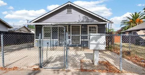 2398 Oakmont St, Sacramento, CA 95815 Photo