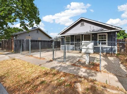 2398 Oakmont St, Sacramento, CA 95815 Photo