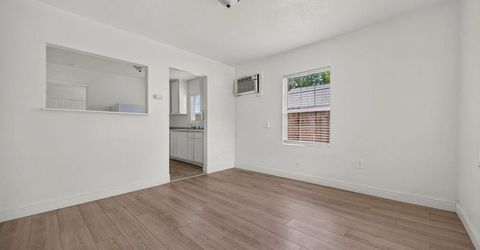 2398 Oakmont St, Sacramento, CA 95815 Photo