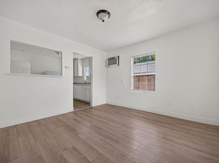 2398 Oakmont St, Sacramento, CA 95815 Photo