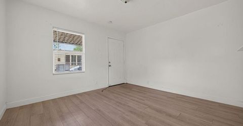 2398 Oakmont St, Sacramento, CA 95815 Photo