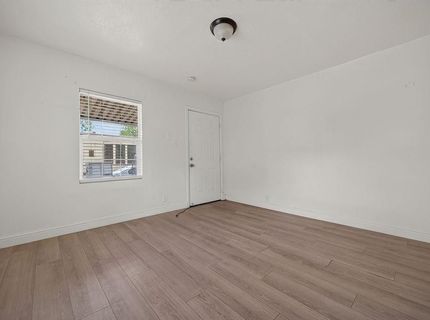 2398 Oakmont St, Sacramento, CA 95815 Photo