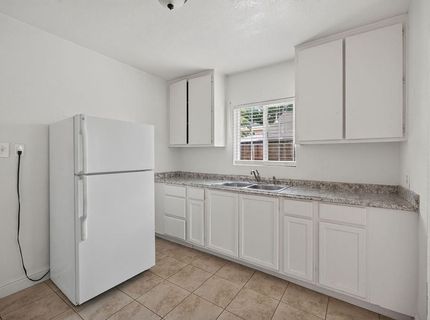2398 Oakmont St, Sacramento, CA 95815 Photo