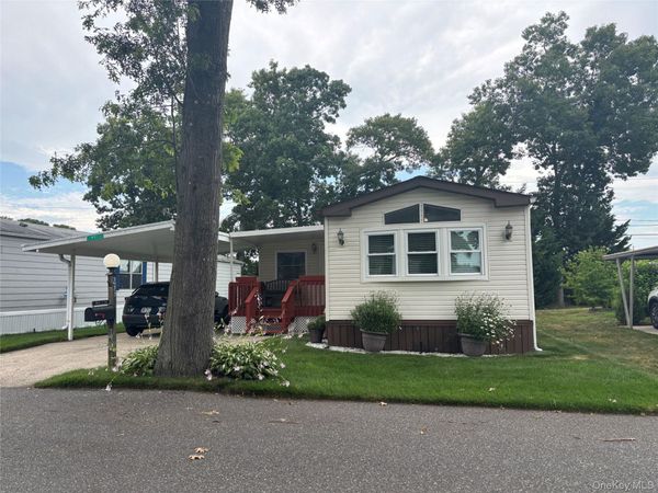 1661 Old Country Road , Unit 233, Riverhead, NY 11901