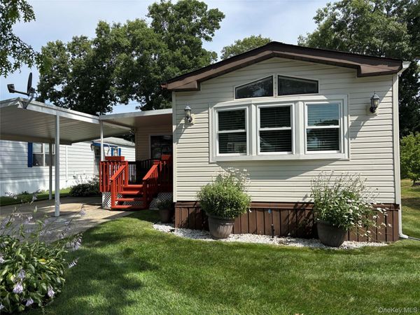 1661 Old Country Road , Unit 233, Riverhead, NY 11901
