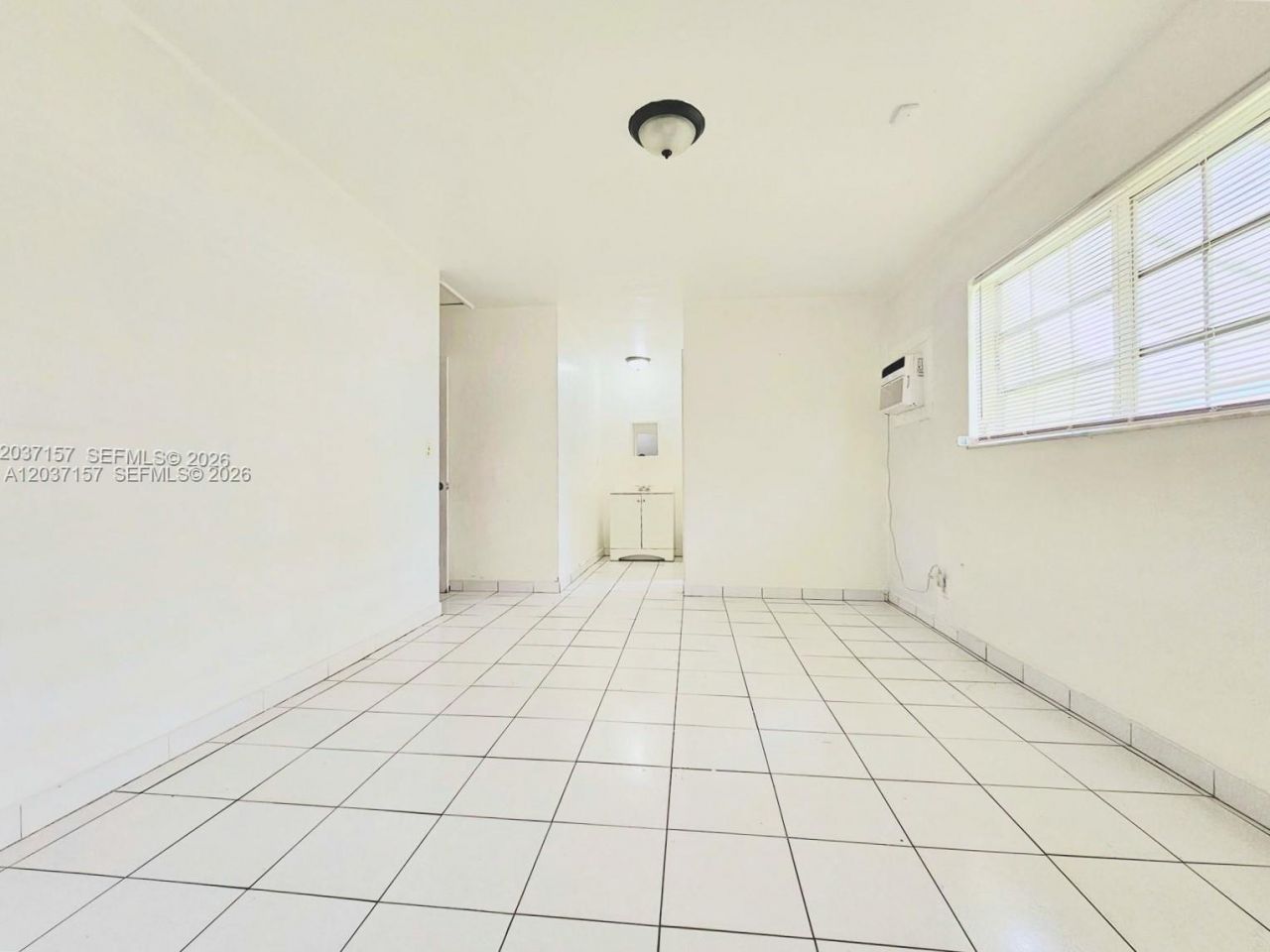 2010 NW 70th St, Miami, FL 33147 Photo