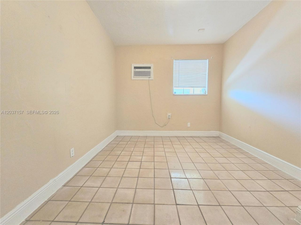 2010 NW 70th St, Miami, FL 33147 Photo